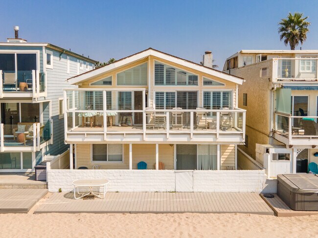 Building Photo - 2145 Ocean Dr