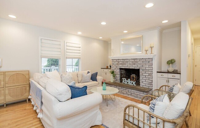 Foto del edificio - 27 Tanners Neck Ln