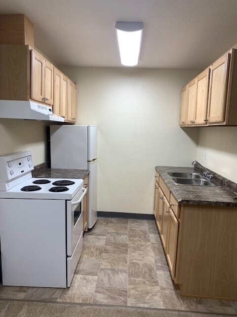 Building Photo - 8604-8687 87 Ave