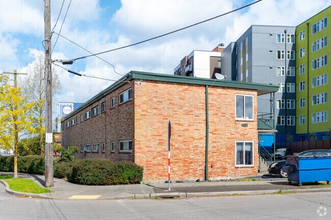 Building Photo - 4200 S Webster St