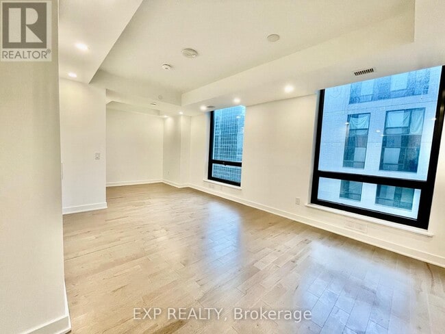 Photo du bâtiment - 340 Queen St