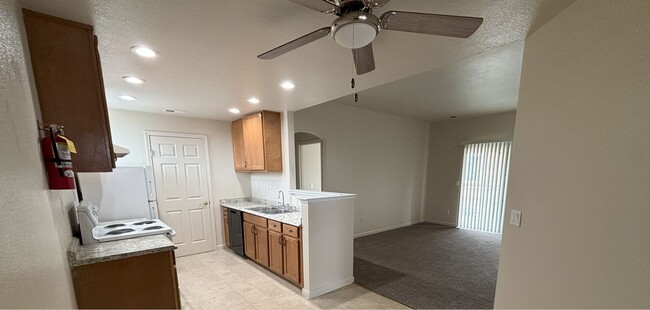 Building Photo - Crestview Apartments