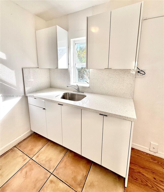 Building Photo - 28 Majorca Ave