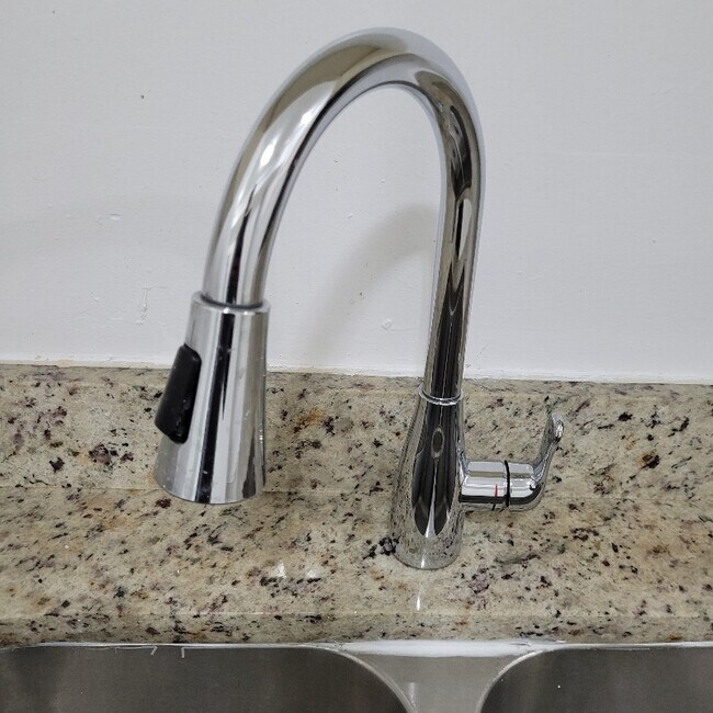 Building Photo - 6751 S Clyde Ave