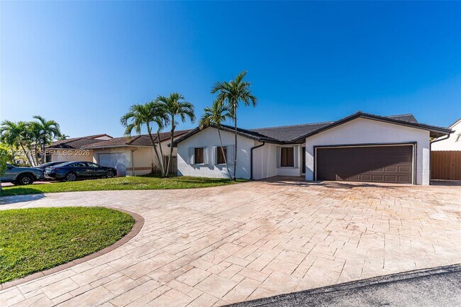 Building Photo - 10290 SW 145th Pl