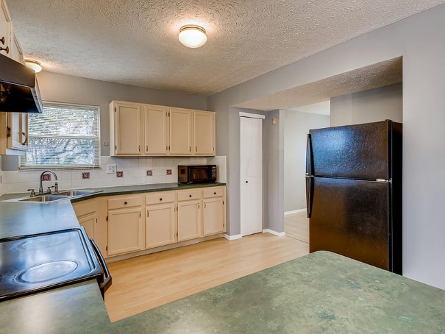 Building Photo - 6593 Delburn Ct