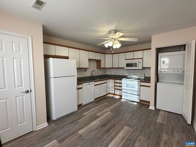 Foto del edificio - 1422 Lilac Ct