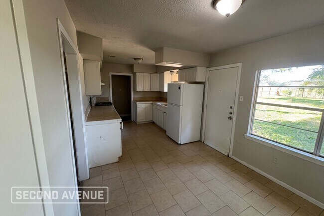 Building Photo - 2923 Ebbtide Dr