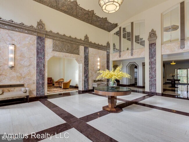 Building Photo - 2737 Devonshire Pl NW