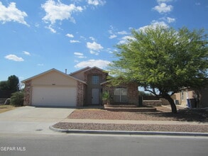 Building Photo - 640 Pinar Del Rio Dr