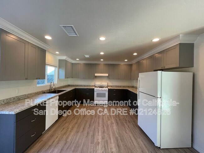 Building Photo - 2709 Elm Ave