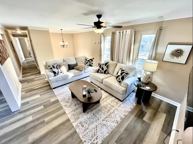 Foto del edificio - Spacious 3 Bedroom with Outdoor Pool in Mason