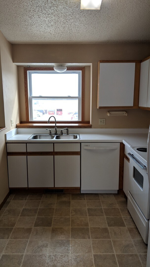 Foto del edificio - 3-bedroom, 2-bath Townhome in Coralville