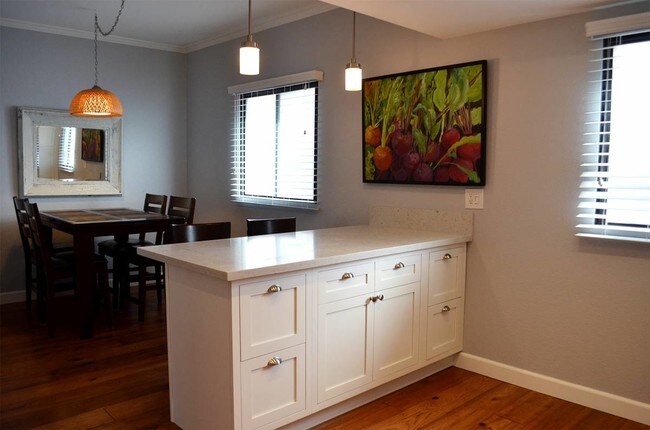 Kitchen / Dining - 8150 Manitoba St