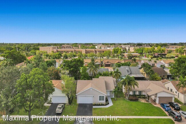 Foto del edificio - 3 br, 2 bath House - 10130 NW 32nd St