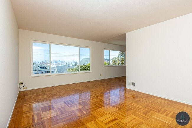 Foto del edificio - 153-155 Peralta Avenue