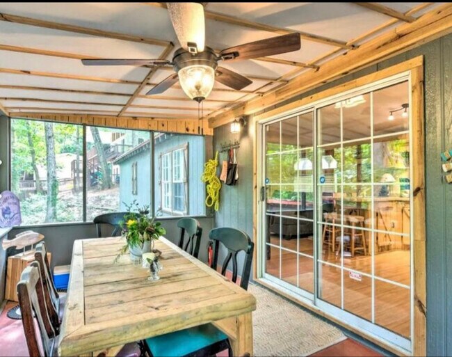 Building Photo - 290 S Port Bass Dr