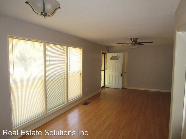 Building Photo - 4 br, 2 bath House - 3025 Oak Forest Drive