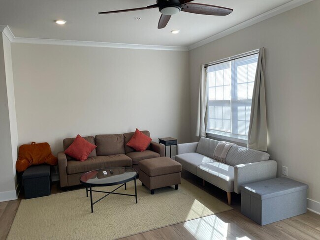 Foto del edificio - 1235 Greylock Ln