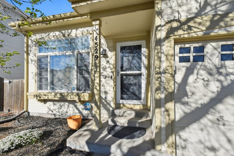 Foto principal - 4529 Gibraltar St