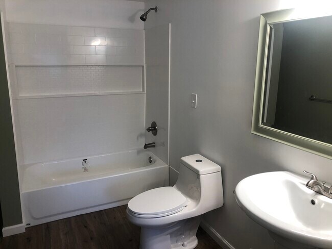 bathroom - 231 S Schenck Rd