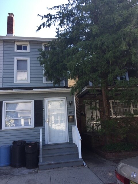 Building Photo - Hamilton