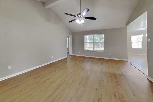 Building Photo - 6826 Clover Walk Ln