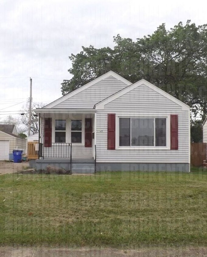 Primary Photo - 1145 Chase Ave