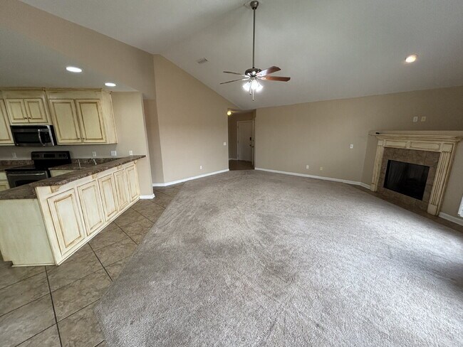 Building Photo - FOR RENT in Dothan , AL!!