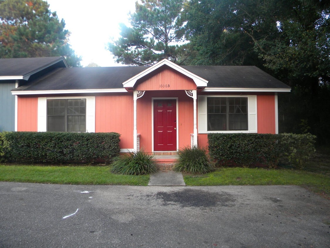 1606 Carolwood Ct, Tallahassee, FL 32308 Townhome Rentals in
