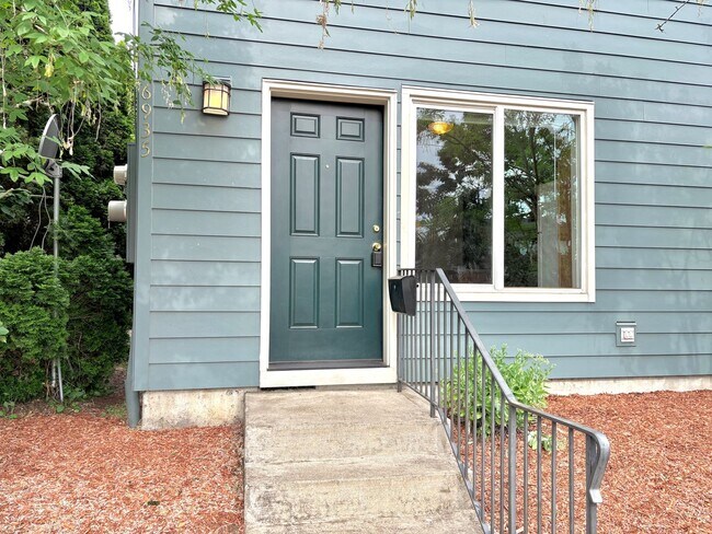 Foto del edificio - 6935-6937-6937 N Maryland Ave