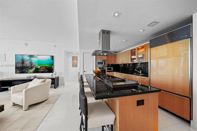 Foto del edificio - 6899 Collins Ave