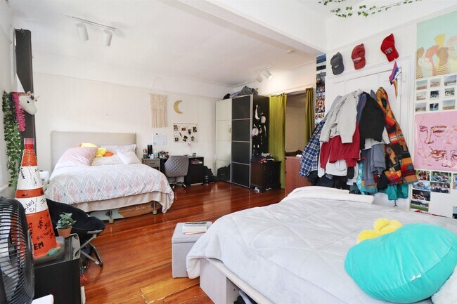 Foto del edificio - 704 Washington St