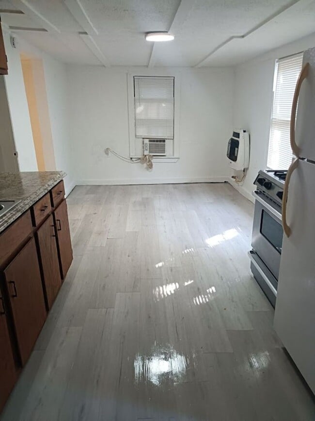 Building Photo - 1732 NW 2nd St