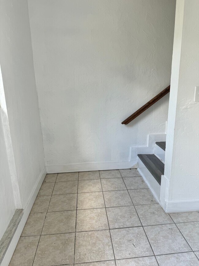 Building Photo - Spacious 3-Bedroom, 2.5-Bathroom Condo – Prime Location in Sparrow Condo