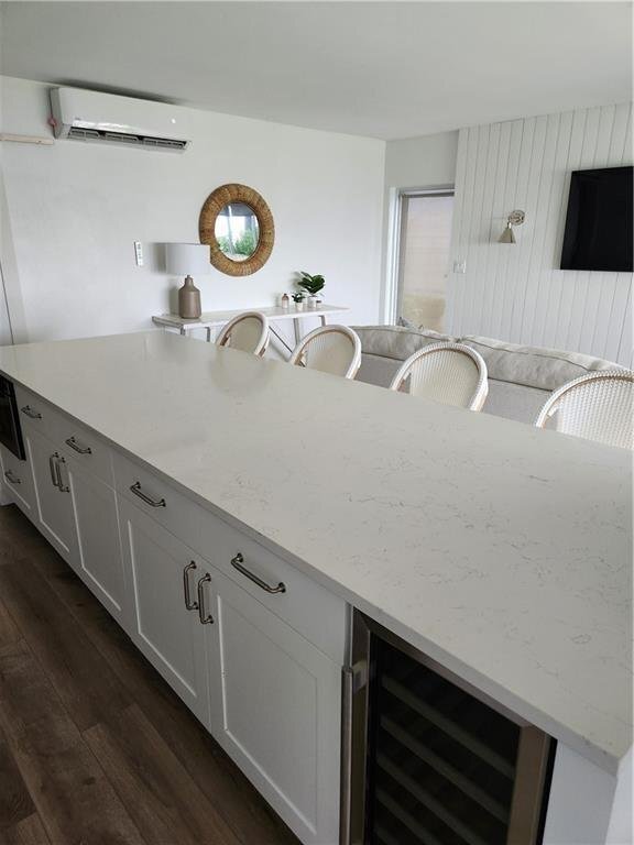 Foto del edificio - 425 Bayshore Dr