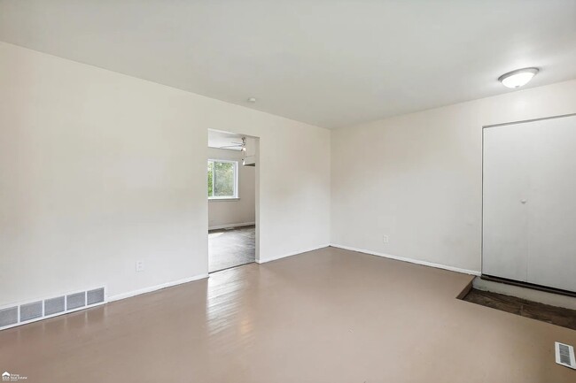 Building Photo - Welcoming 3-Bedroom Home on Otoole Lane, M...