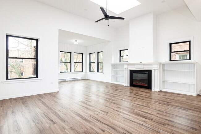 Building Photo - 1426 W Jonquil Terrace
