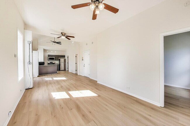 Foto del edificio - 1131 W Taylor St
