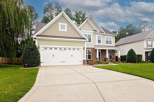 Foto del edificio - Lovely 4 Br/3.5 Bath Home Over 3000 Sq.Ft.
