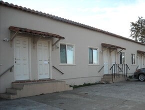 Building Photo - 3298 Del Monte Blvd