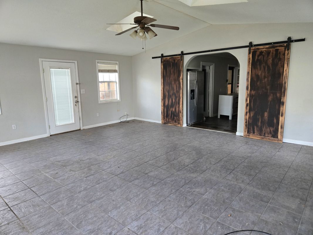 Foto del edificio - 706 N Holman St