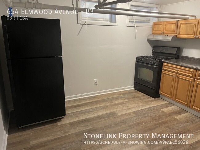 Building Photo - 654 Elmwood Avenue