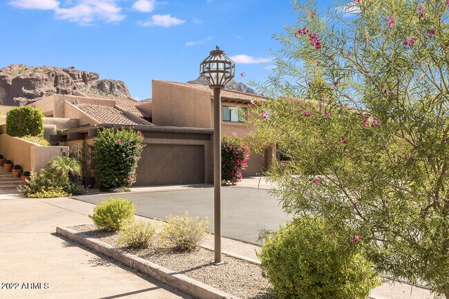 Foto del edificio - 4442 E Camelback Rd