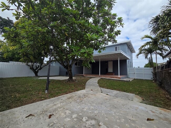 Building Photo - 6240 SW 21st St