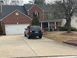 Building Photo - 1303 River Club Dr NE