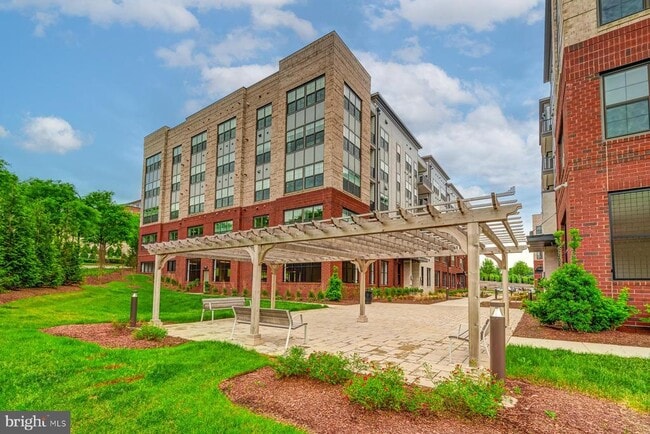 Building Photo - 102 St Ives Pl