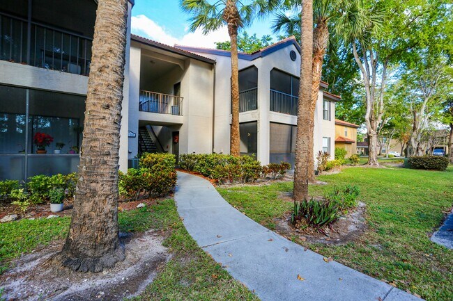 Building Photo - ***ANNUAL- UNFURNISHED***2 BEDS / 2 BATHRO...