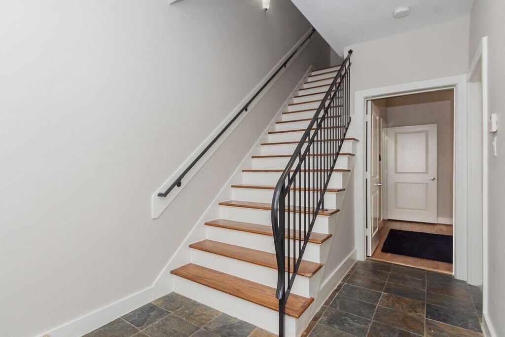 Foto principal - 1205 Detering St