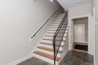 Building Photo - 1205 Detering St